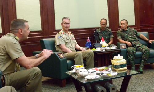 01 Comd Forcomd Visit 2015