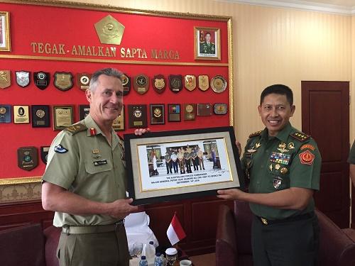 04 COMD FORCOMD Visit 2016